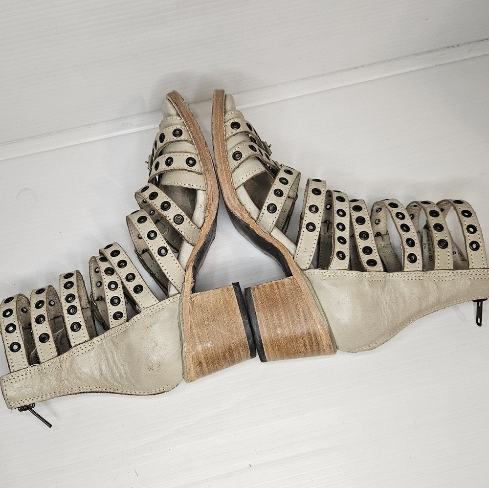 Freebird by Steven Casandra Gray Studded Multistrap Leather Sandals Size 6 - Picture 9 of 11